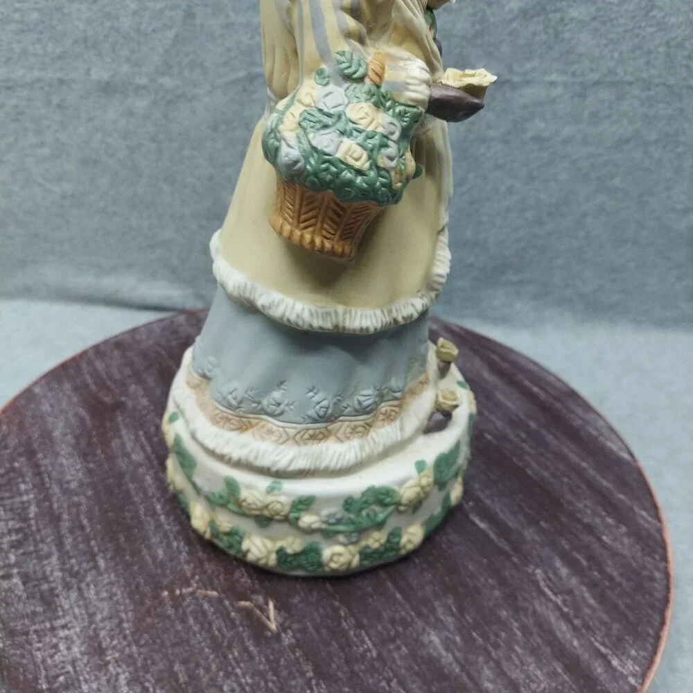 Old World Santa Claus Collectible Porcelain Figurine With Intricate Floral Detai